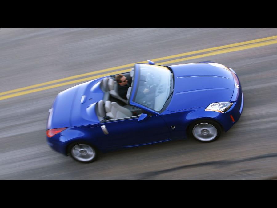  Nissan 350Z Roadster 2004 года  (фото 18 из 25)